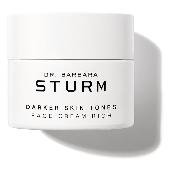 This rich formulation DARKER SKIN TONES FACE CREAM RICH was tailored to the precise skin health needs of darker skin tones with normal to combination skin.