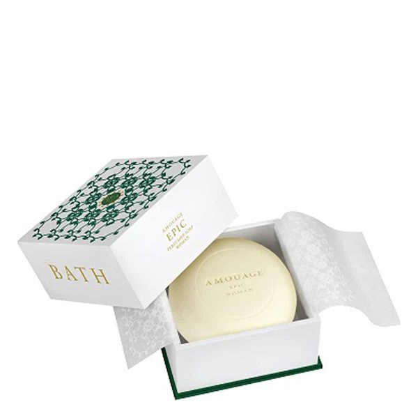 The perfumed soap incorporates natural vegetable oils to maintain the balance essential for soft and healthy skin.