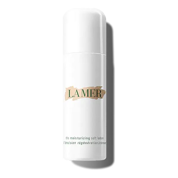 This fast-absorbing lotion delivers renewing moisture for a balanced glow. Skin looks naturally vibrant